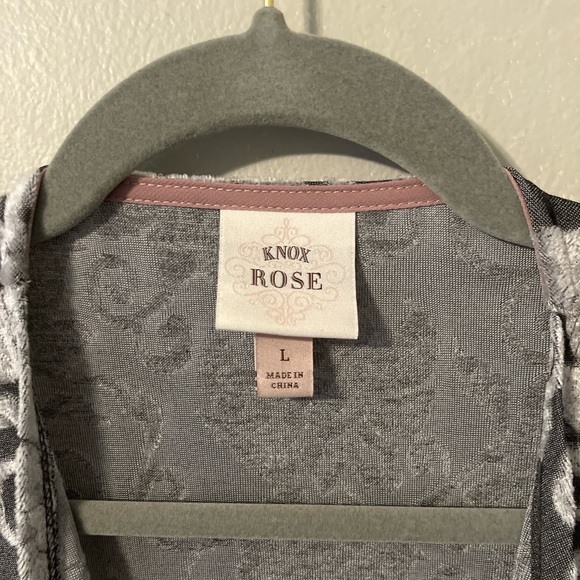 Silvery Velvet Floral Burnout Shrug - Picture 4 of 8